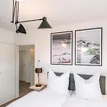 아파트 Gorgeous In With House Sea View